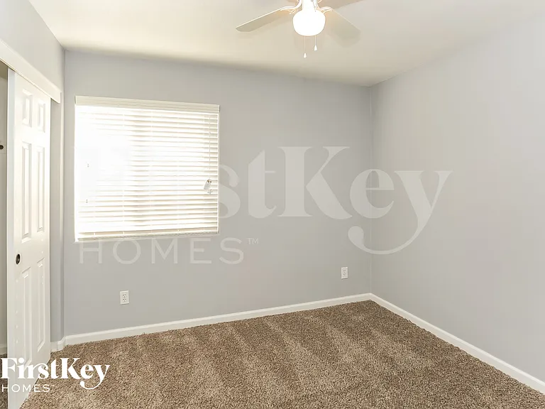 7404 Fencerow St — Photo 7