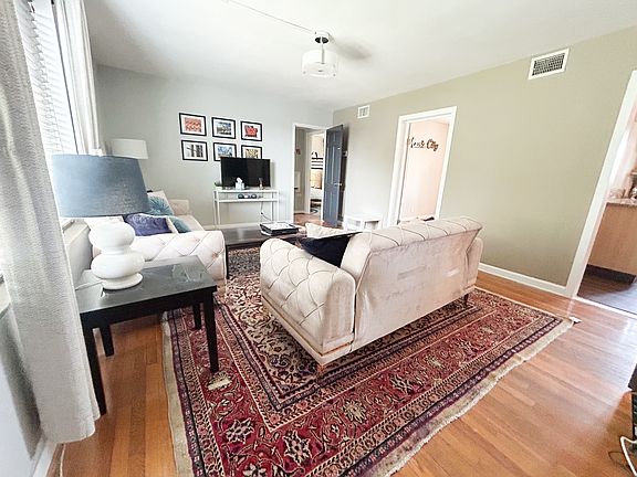4th image of 1504 18th Ave S APT 201