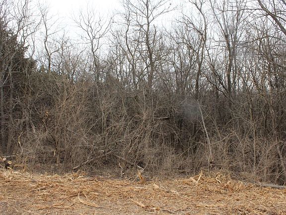 5th image of 7499 Lakeview Rd