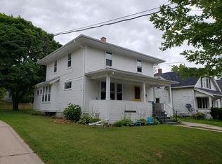 1310 S 14th St, Manitowoc, WI 54220