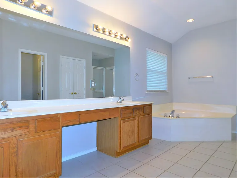 3721 Calvert Ln — Photo 14