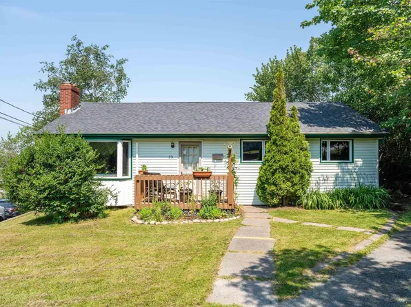13 Fernhill Dr, Dartmouth, NS B3A 4K1