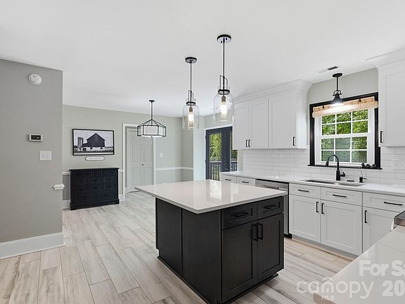 3rd image of 9918 Ridgemore Dr