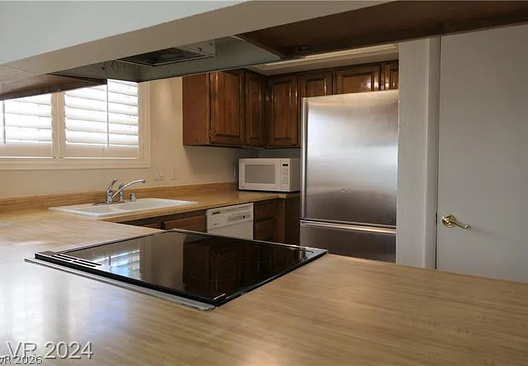 3335 Racquet St — Photo 7