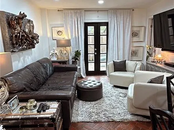 2285 Peachtree Rd NE Unit 305, Atlanta, GA 30309