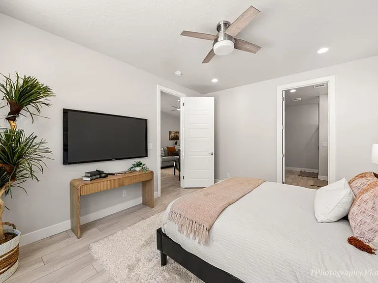 202 W White Pearl Dr — Photo 16