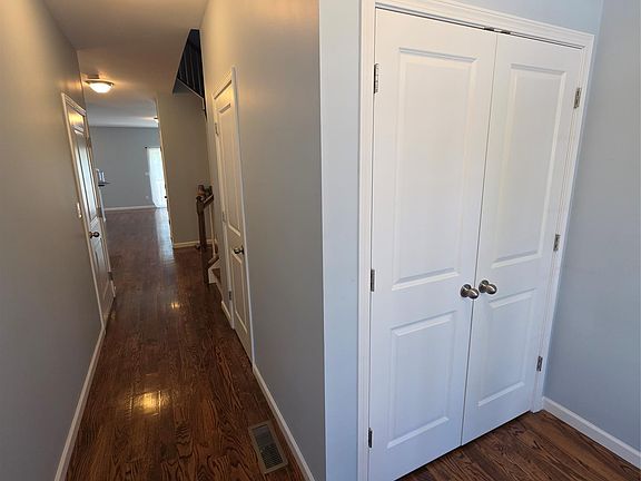 3rd image of 31 Pinto Rd W