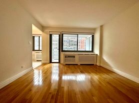 135 W 96th St