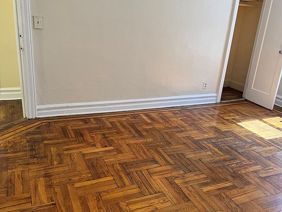 2nd image of 536 Commonwealth Avenue
