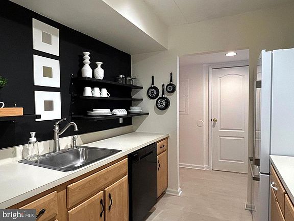 5th image of 700 Avondale Rd APT 3J