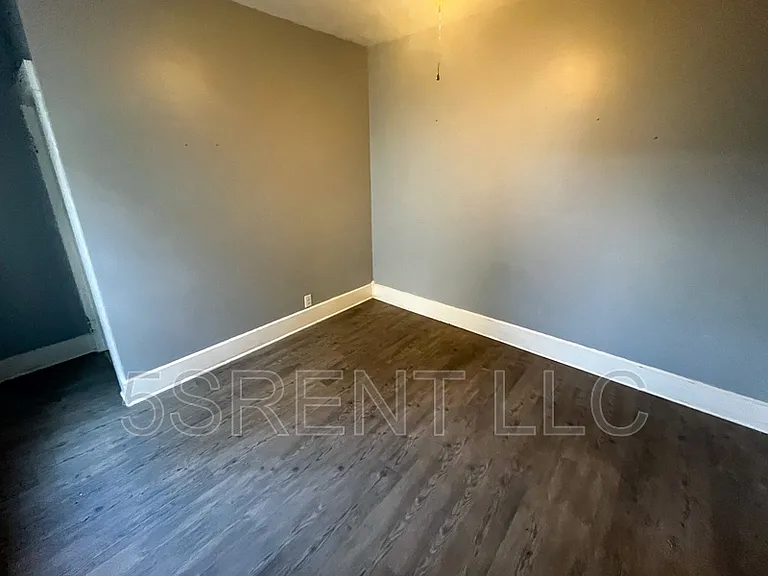 406 Gray Ave — Photo 5