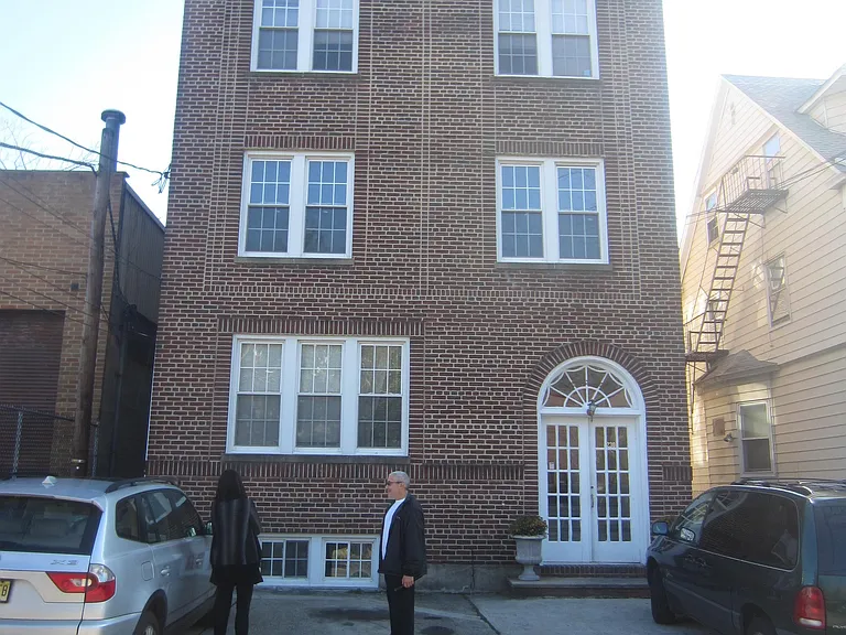 230 Watchung Ave — Photo 2