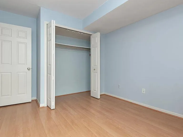 160 Allenhurst Ave — Photo 7