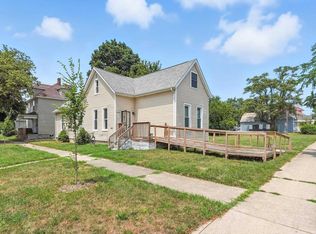 2432 S Hanna St, Fort Wayne, IN 46803
