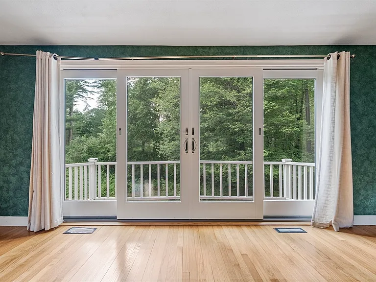 131 Montvale Rd — Photo 20