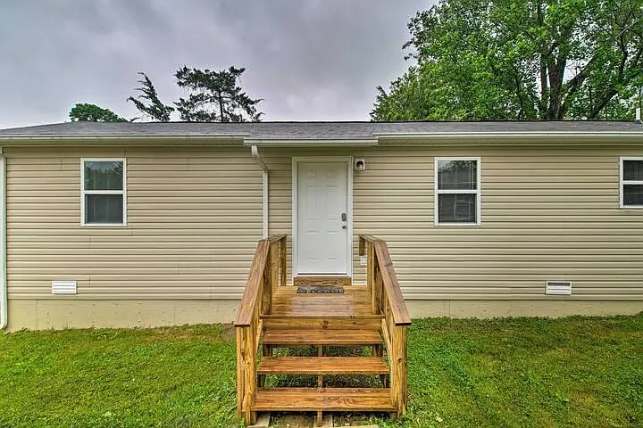 914 Renfrow St — Photo 23