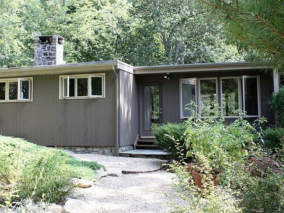 2nd image of 40 S Lake Dr