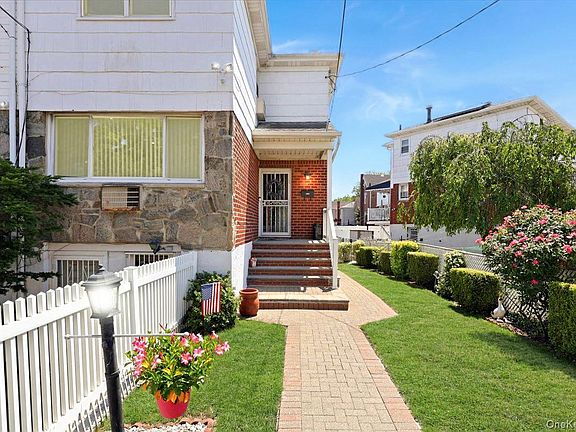 2nd image of 3132 Ampere Avenue