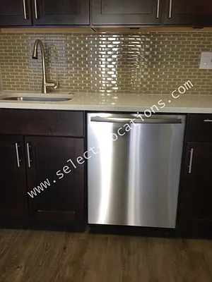 Rented by Select Locations Inc. | media 2