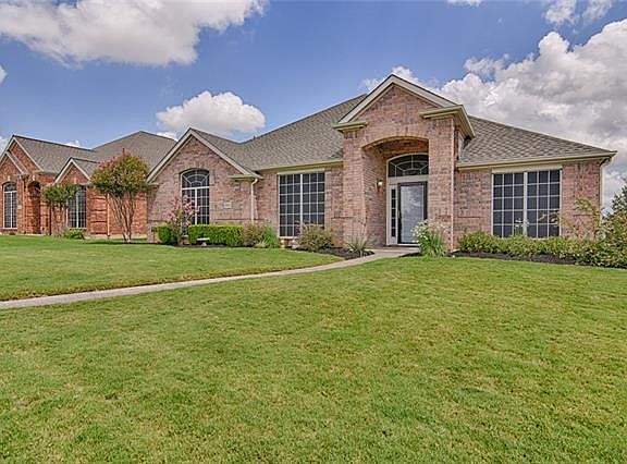 2nd image of 2902 Saint Mark Dr