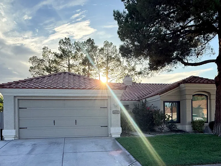 4437 Crimson Leaf Dr — Photo 1