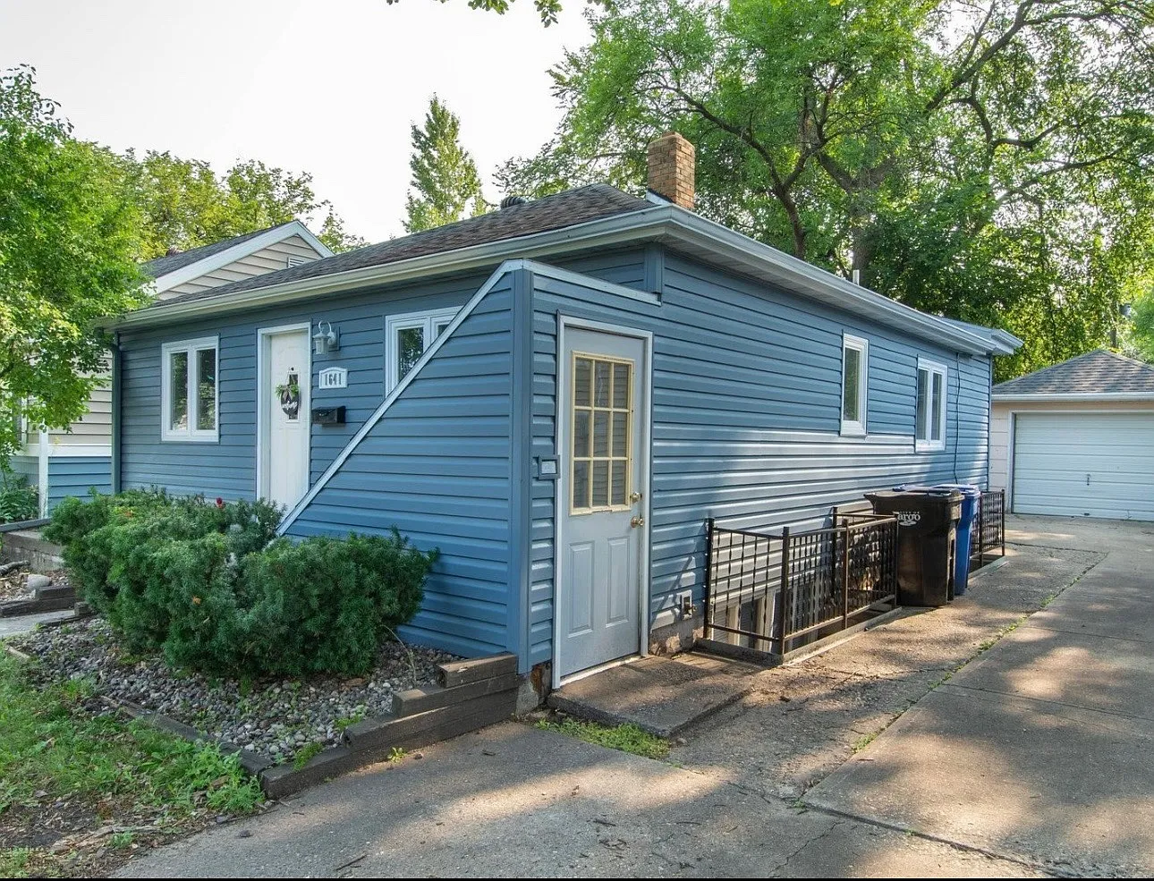 4 bed, 2000 sqft, $2,000 — Photo 2