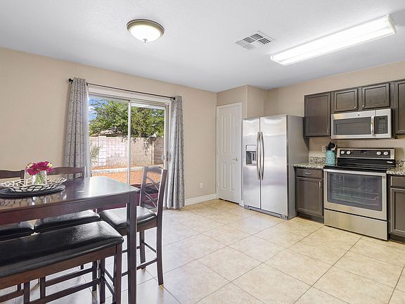 3rd image of 3042 W Lucia Dr
