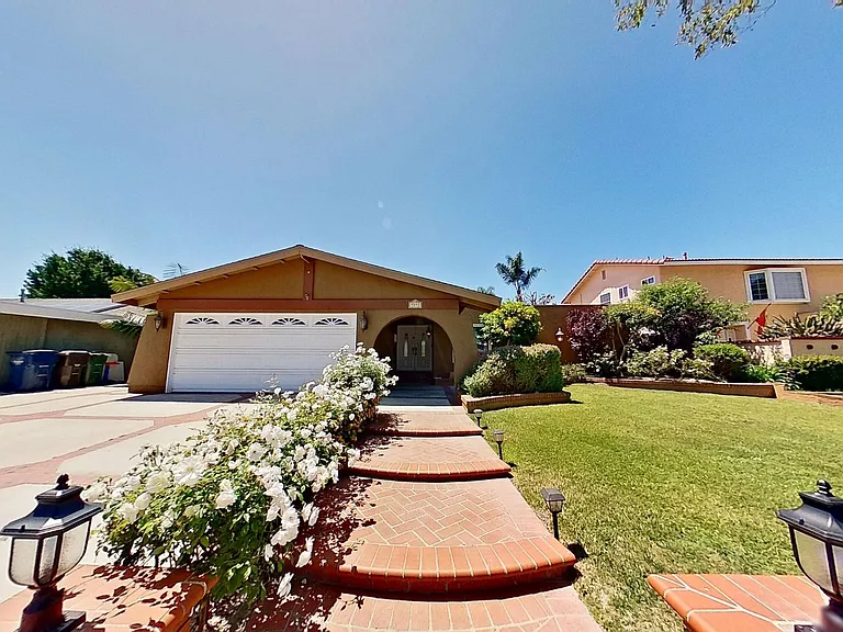 9092 Brabham Dr — Photo 1