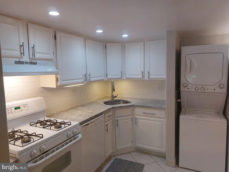 1523 Northgate Sq #1523-1B — Photo 11