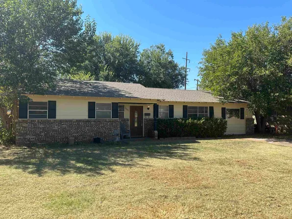 2009 3rd St, Woodward, OK 73801