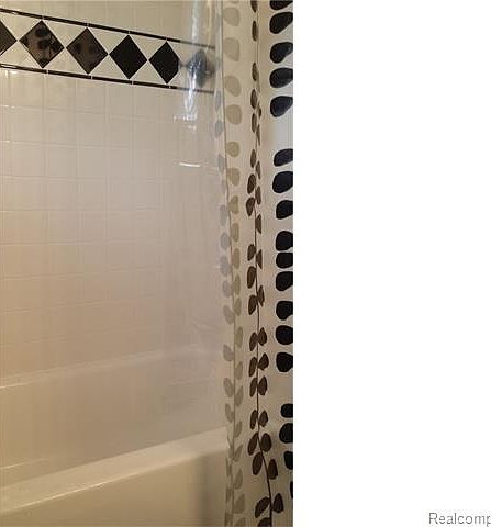 1st image of 1483 Oakview Dr