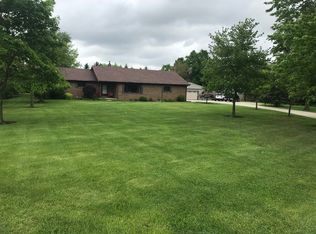 1746 Woodville Rd, Millbury, OH 43447