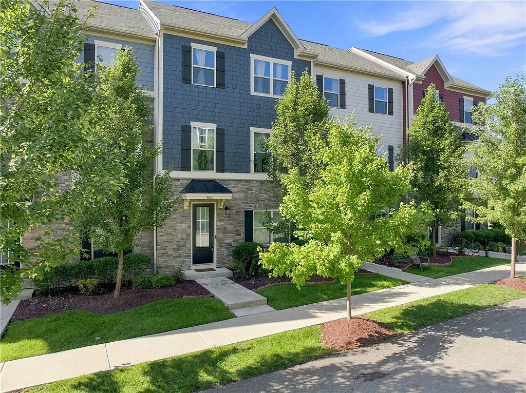 4 bed, 3.5 bath, 2232 sqft, $3,000 — Photo 1