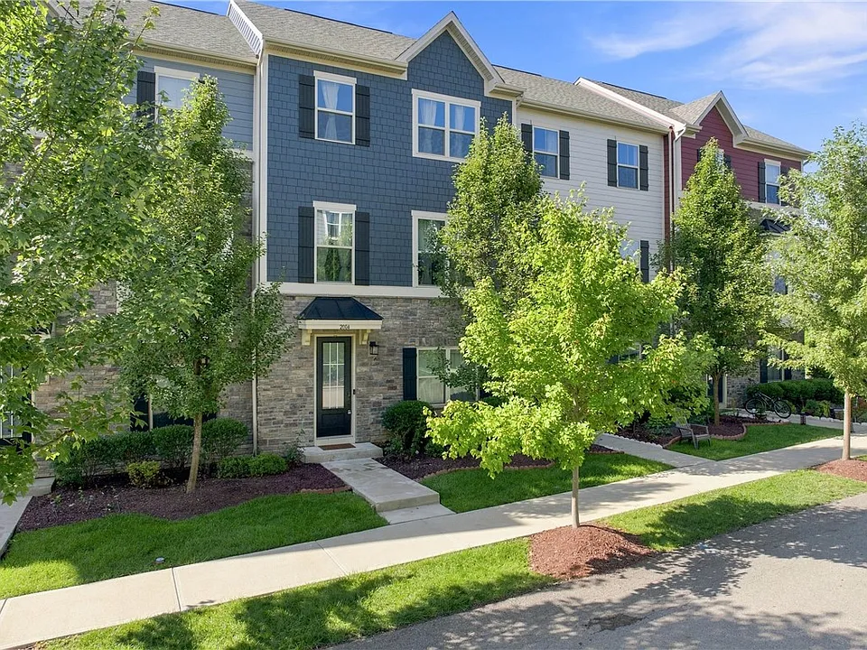 2004 Hemlock Ln