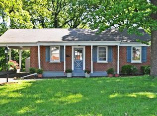 33 Chestnut Hill Ln, Saint Louis, MO