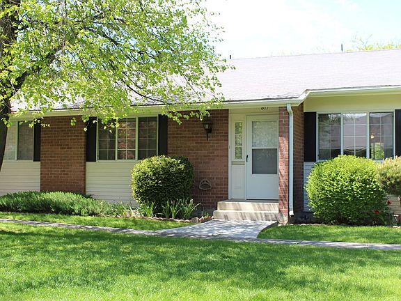 2nd image of 817 Linden Pl