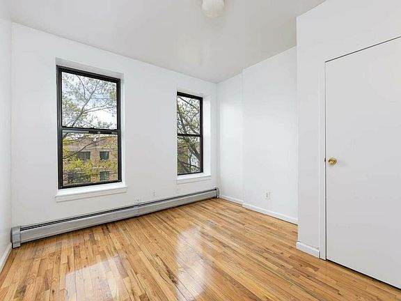 4th image of 463 17th St APT 5