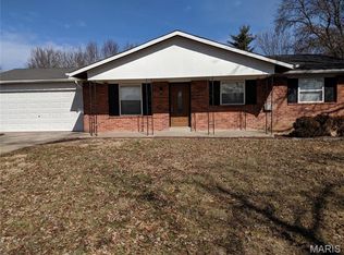 3212 Stonehenge Dr, Saint Charles, MO 63303