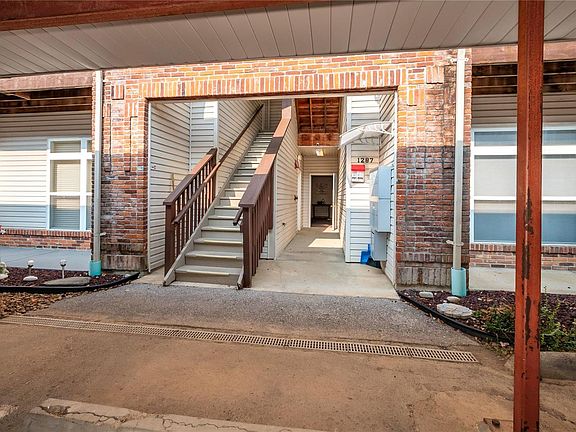 2nd image of 1287 Gardens Circle Dr APT 1D
