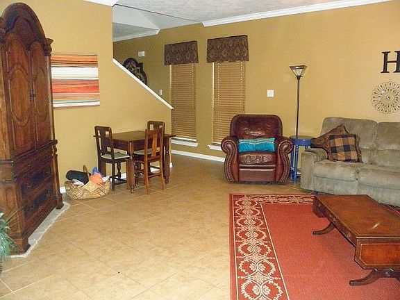 3rd image of 1114 Waynesboro Ct