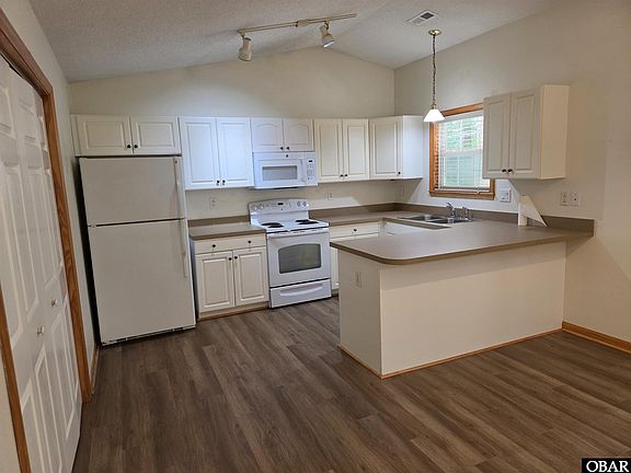 2nd image of 417 Cooke Pl Lot 110