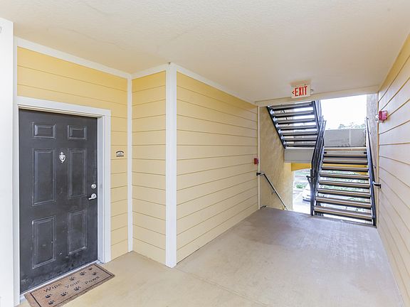 5th image of 8539 GATE Parkway W #1427