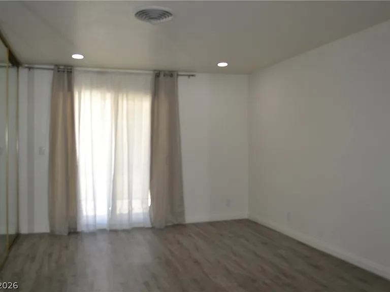 3653 Algonquin Dr — Photo 8