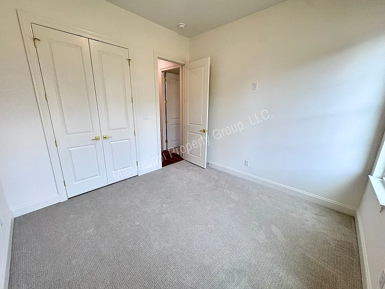 721 Primrose Dr — Photo 24