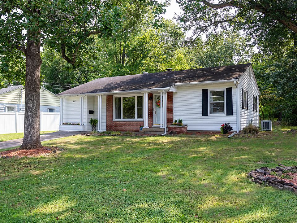 1st image of 209 S Brook Ln W