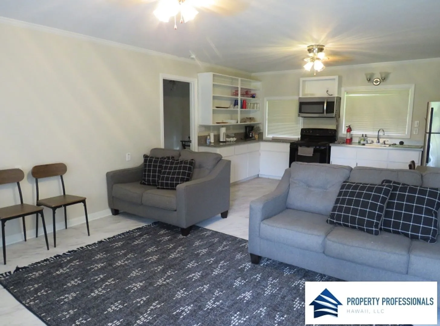 Fully Furnished, Cute & Cozy in Mountain View — Photo 4