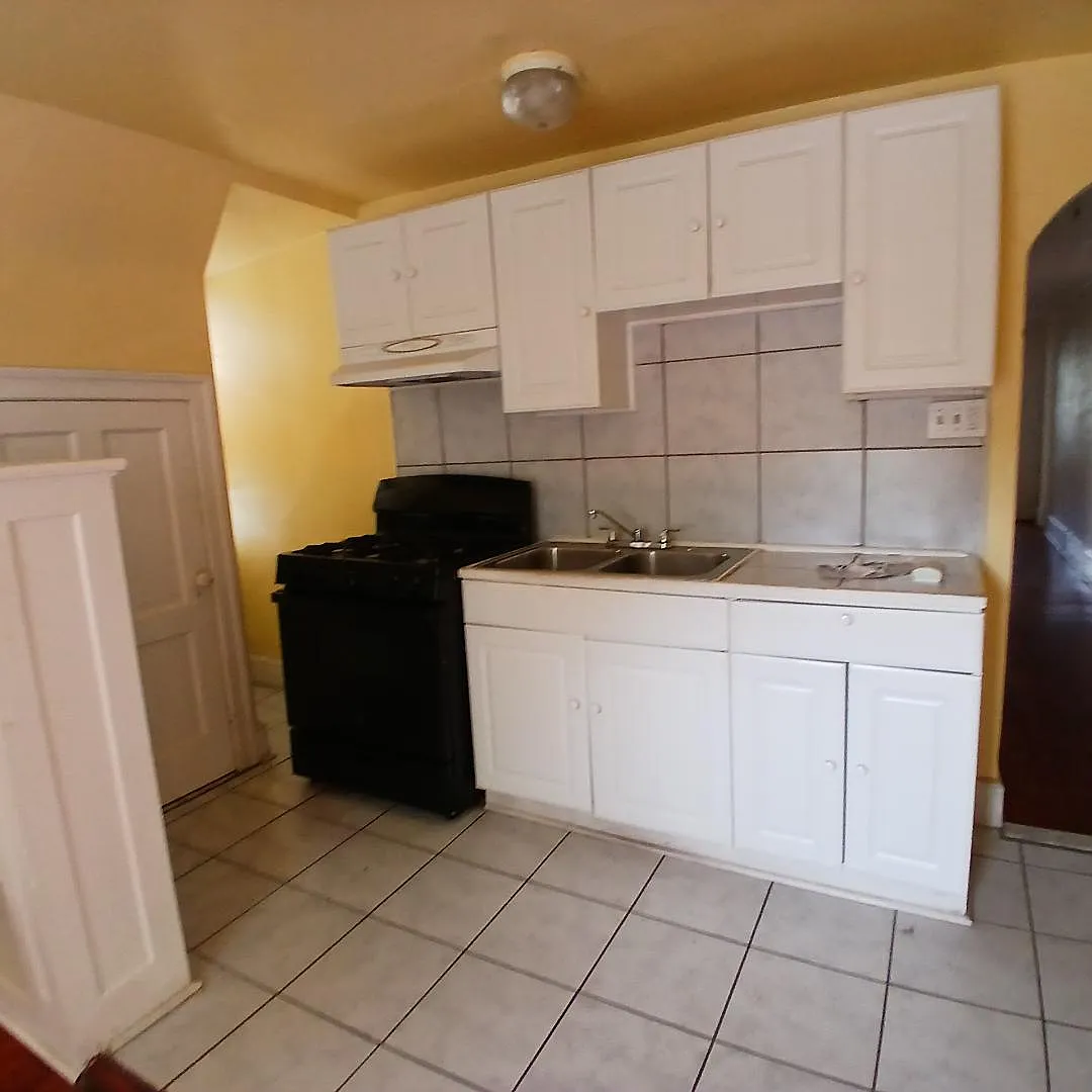1 bed, 1000 sqft, $1,200 — Photo 2
