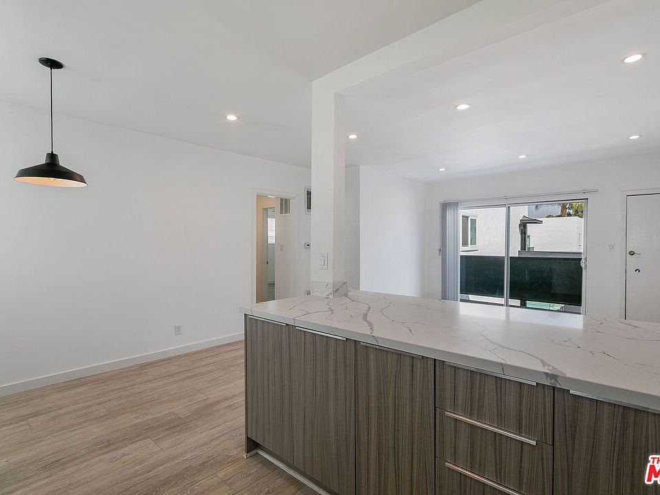 1st image of 1261 N Laurel Ave APT 18
