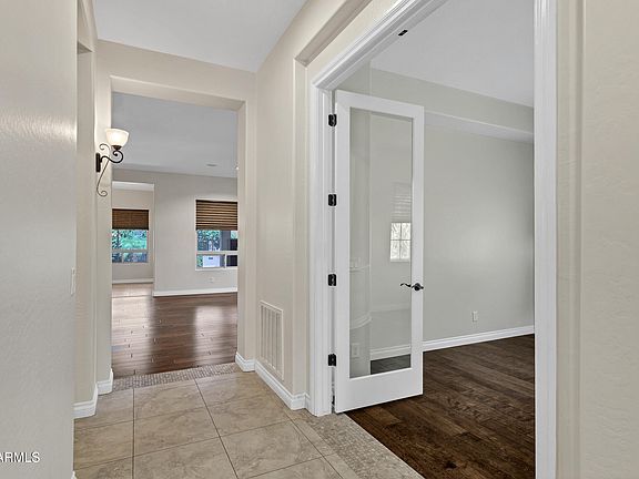 4th image of 1620 E SATTOO Way