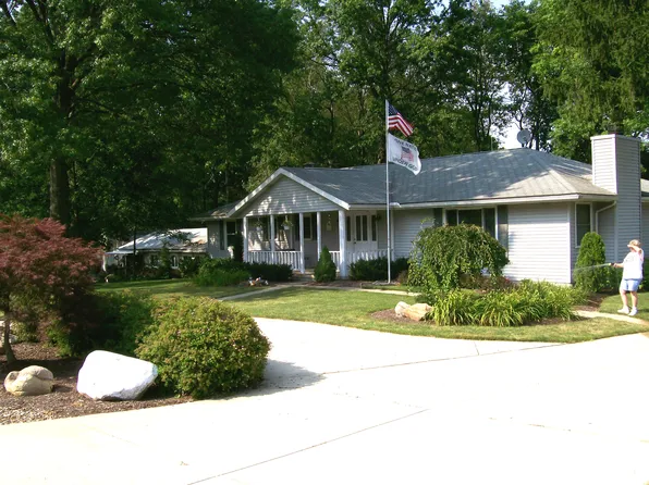 1327 Meadowbrook Blvd, Stow, OH 44224